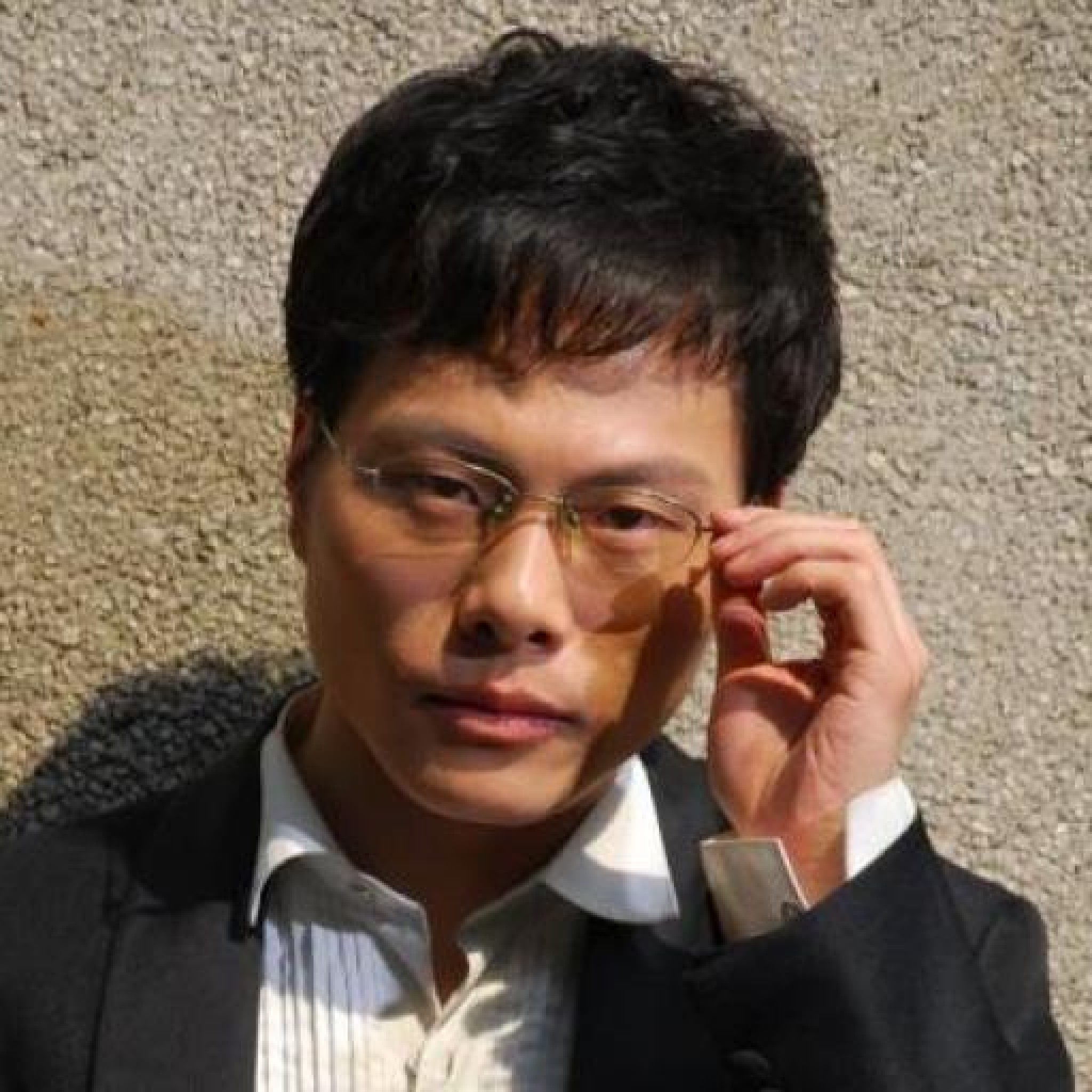 灰常记忆-<span class="yue-author-wrapper">huangjun<span class="yue-location"><svg class="yue-icon" viewBox="0 0 368.666 368.666" width="14" height="14"><g><path d="M184.333,0C102.01,0,35.036,66.974,35.036,149.297c0,33.969,11.132,65.96,32.193,92.515c27.27,34.383,106.572,116.021,109.934,119.479l7.169,7.375l7.17-7.374c3.364-3.46,82.69-85.116,109.964-119.51c21.042-26.534,32.164-58.514,32.164-92.485C333.63,66.974,266.656,0,184.333,0z M285.795,229.355c-21.956,27.687-80.92,89.278-101.462,110.581c-20.54-21.302-79.483-82.875-101.434-110.552c-18.228-22.984-27.863-50.677-27.863-80.087C55.036,78.002,113.038,20,184.333,20c71.294,0,129.297,58.002,129.296,129.297C313.629,178.709,304.004,206.393,285.795,229.355z"/><path d="M184.333,59.265c-48.73,0-88.374,39.644-88.374,88.374c0,48.73,39.645,88.374,88.374,88.374s88.374-39.645,88.374-88.374S233.063,59.265,184.333,59.265z M184.333,216.013c-37.702,0-68.374-30.673-68.374-68.374c0-37.702,30.673-68.374,68.374-68.374s68.373,30.673,68.374,68.374C252.707,185.341,222.035,216.013,184.333,216.013z"/></g></svg>来自中国·湖北省</span></span>