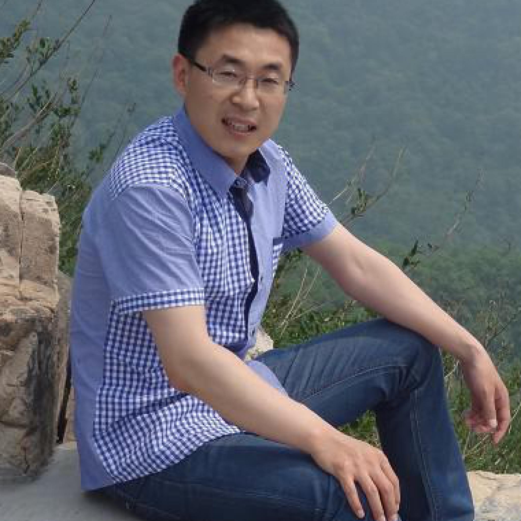 灰常记忆-<span class="yue-author-wrapper">天中青年<span class="yue-location"><svg class="yue-icon" viewBox="0 0 368.666 368.666" width="14" height="14"><g><path d="M184.333,0C102.01,0,35.036,66.974,35.036,149.297c0,33.969,11.132,65.96,32.193,92.515c27.27,34.383,106.572,116.021,109.934,119.479l7.169,7.375l7.17-7.374c3.364-3.46,82.69-85.116,109.964-119.51c21.042-26.534,32.164-58.514,32.164-92.485C333.63,66.974,266.656,0,184.333,0z M285.795,229.355c-21.956,27.687-80.92,89.278-101.462,110.581c-20.54-21.302-79.483-82.875-101.434-110.552c-18.228-22.984-27.863-50.677-27.863-80.087C55.036,78.002,113.038,20,184.333,20c71.294,0,129.297,58.002,129.296,129.297C313.629,178.709,304.004,206.393,285.795,229.355z"/><path d="M184.333,59.265c-48.73,0-88.374,39.644-88.374,88.374c0,48.73,39.645,88.374,88.374,88.374s88.374-39.645,88.374-88.374S233.063,59.265,184.333,59.265z M184.333,216.013c-37.702,0-68.374-30.673-68.374-68.374c0-37.702,30.673-68.374,68.374-68.374s68.373,30.673,68.374,68.374C252.707,185.341,222.035,216.013,184.333,216.013z"/></g></svg>来自中国·河南省</span></span>